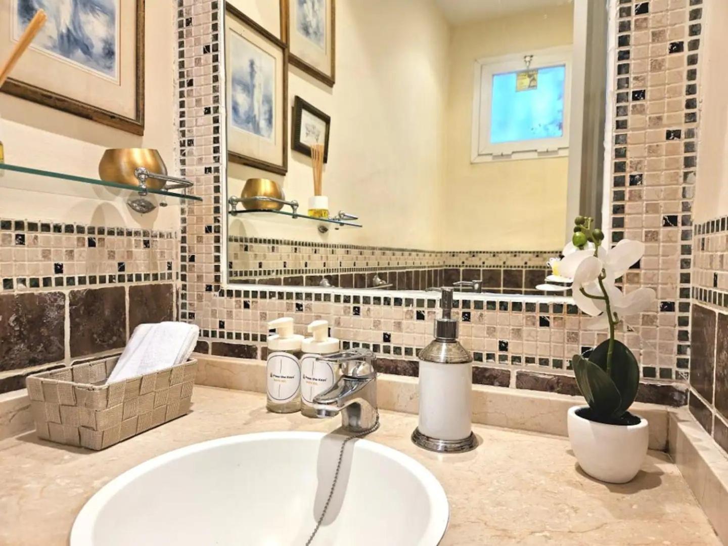 Pass The Keys Amplia Casa En Zona Ideal Marbella