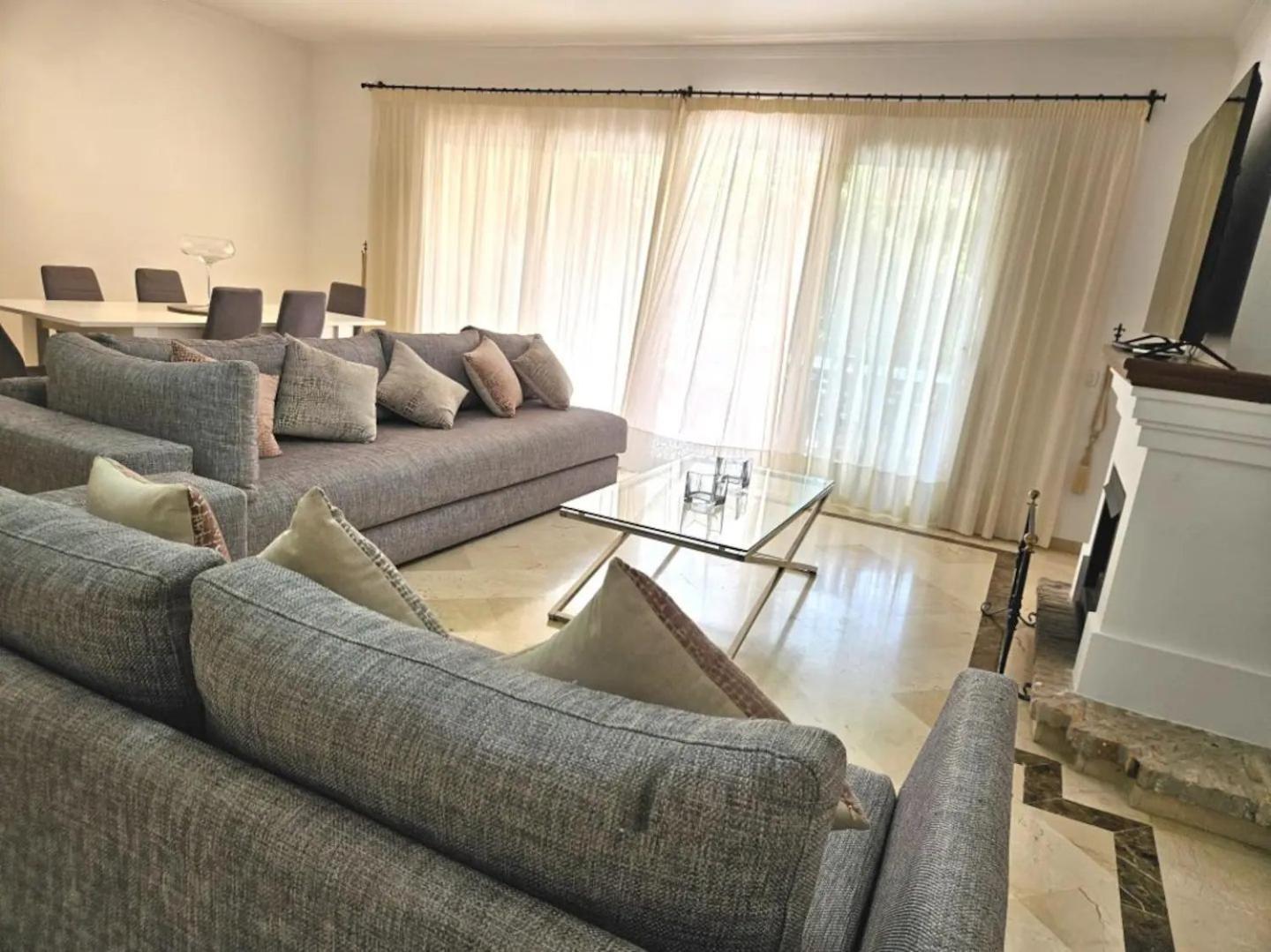 Pass The Keys Amplia Casa En Zona Ideal * Marbella